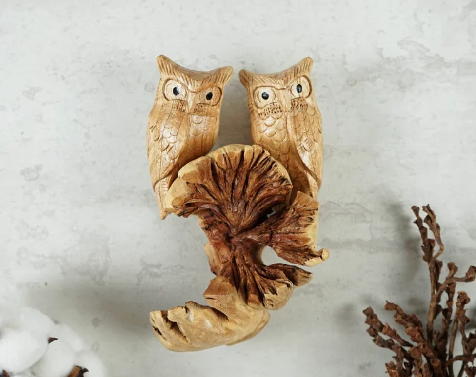 Hanging wooden owl couple (1)