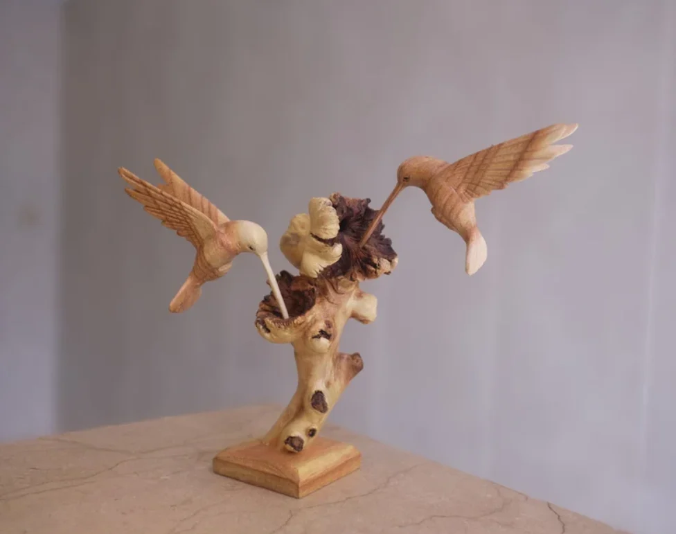 Wooden hummingbird couple sculpture (1)